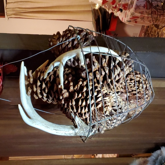 💥SOLD💥Antique wire farm basket - Picture 2 of 12